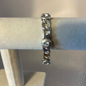 Brighton bracelet 8 inches long and fits up to a size 8 wrist. Perfect condition